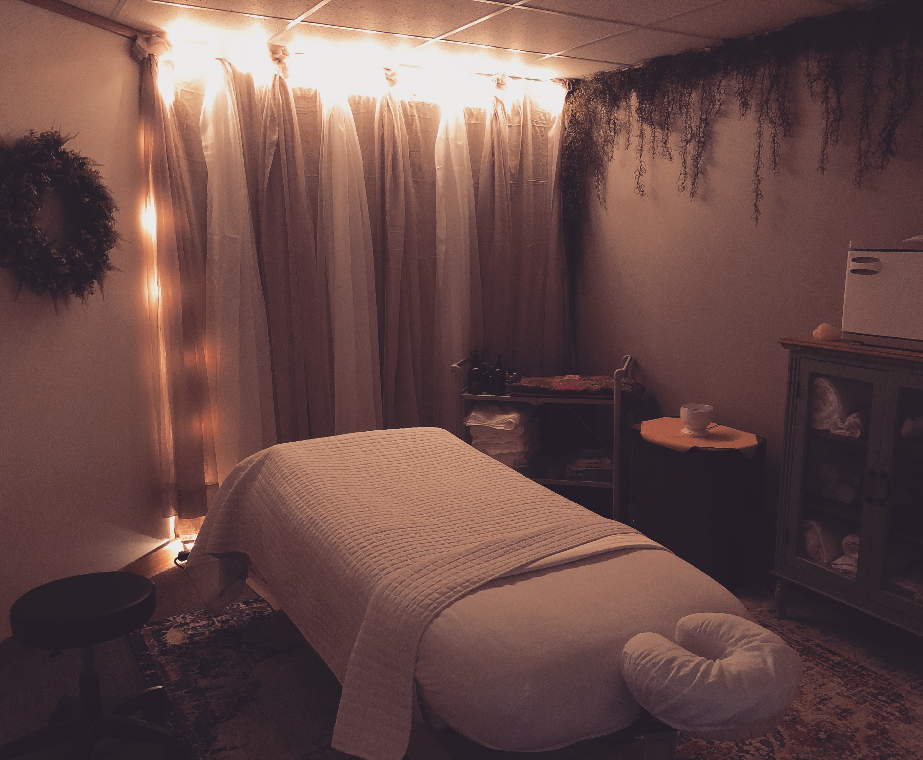 Writer: ravensongmassage