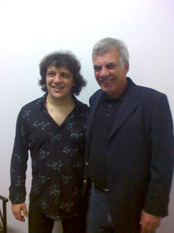 Com o cantor Demétrius