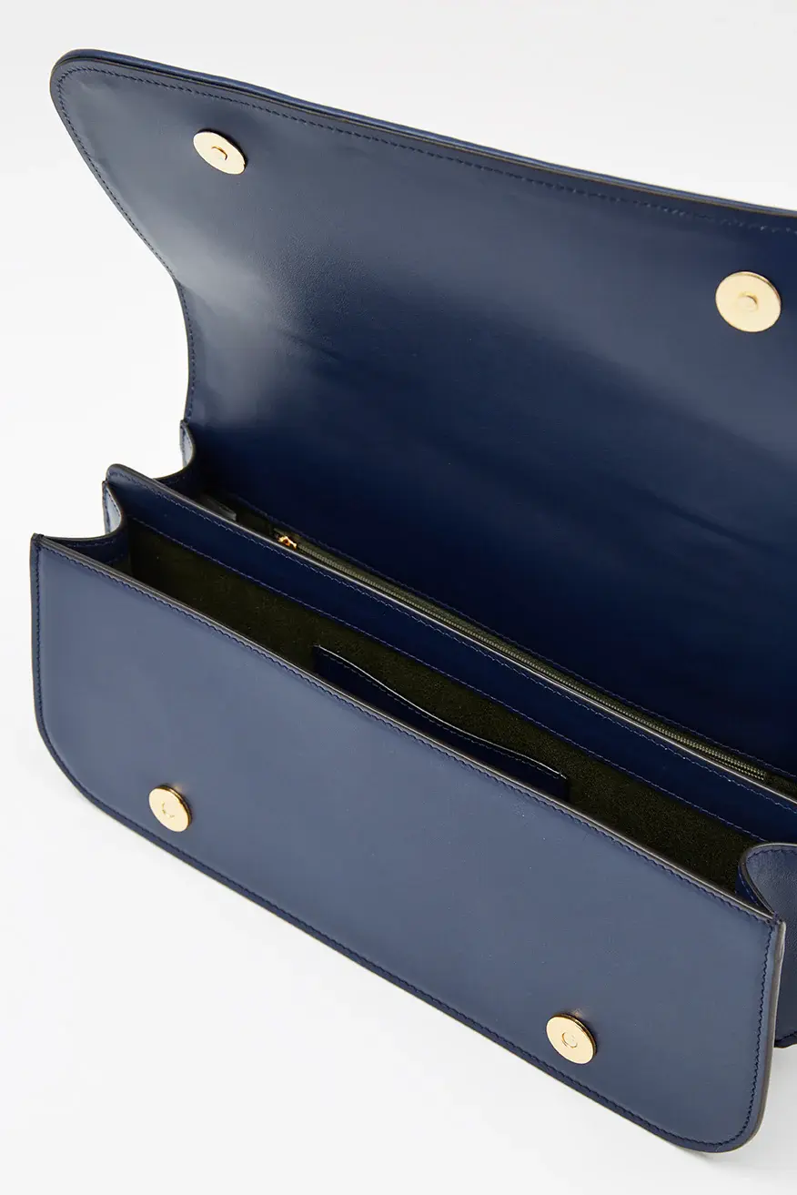 Thumbnail: Interior View Of A Blue Raffia And Calfskin Leather Shoulder Bag