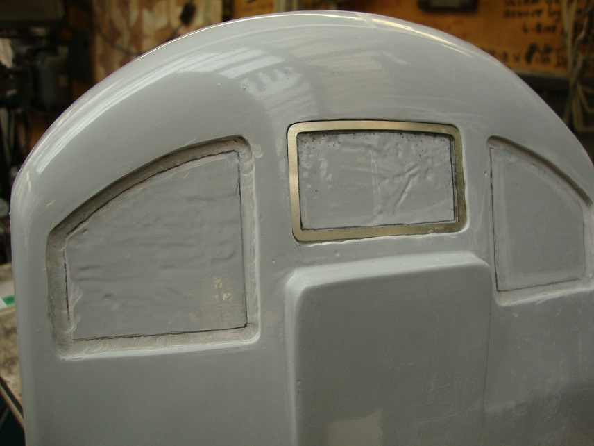 Class 24 cab and nose pattern detail.