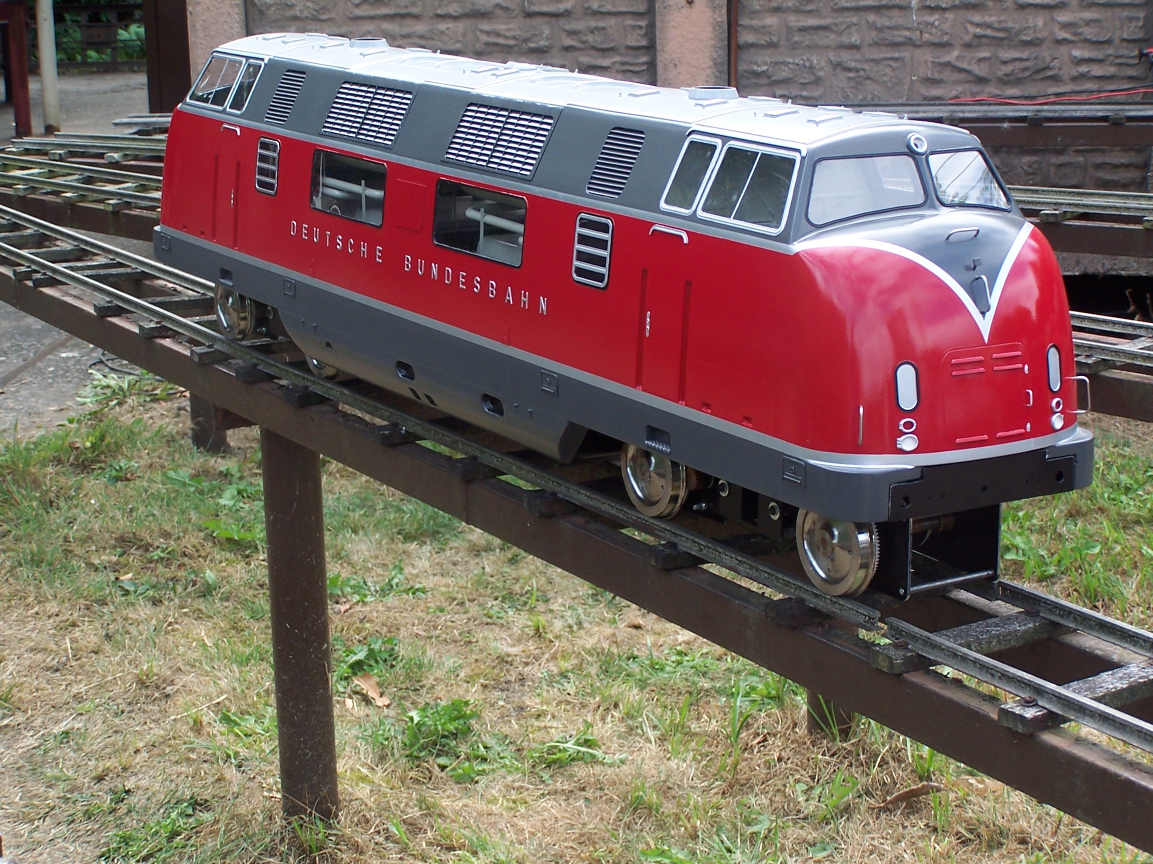 DB V200 miniature locomotive