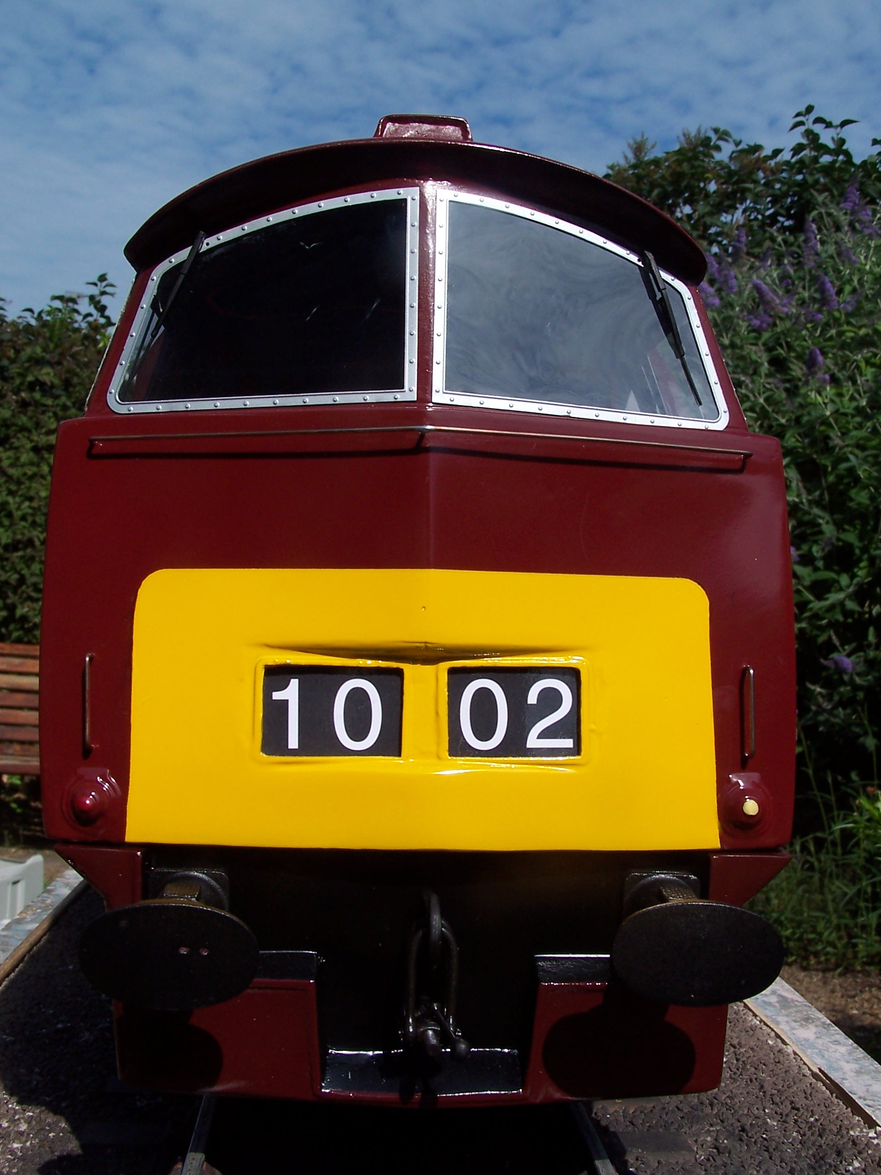 A closer view of the Western cab front and nose detailing.