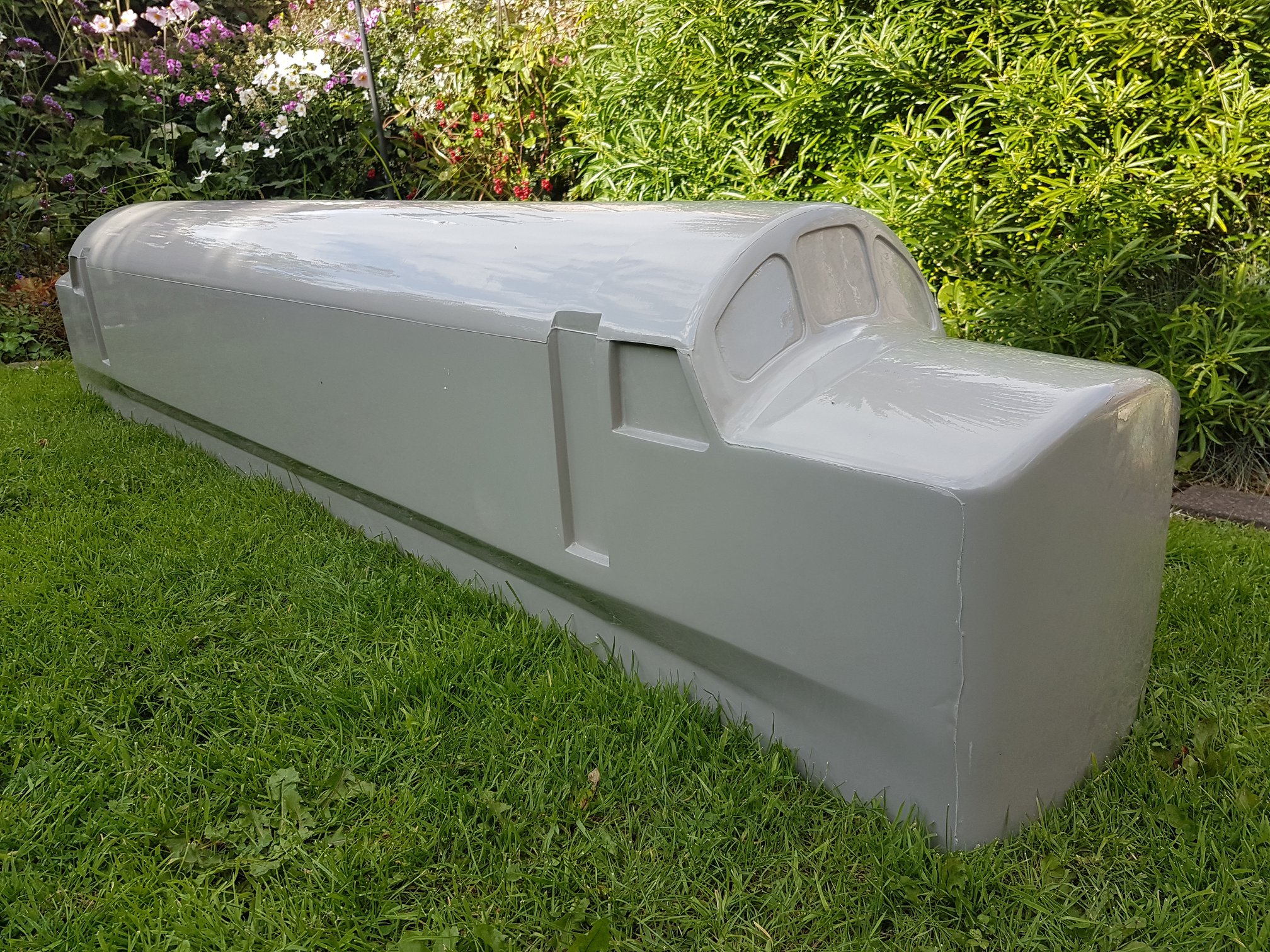 The 7¼ inch Class 37 body moulding shown by Phoenix in October 2018, before the separate details were fitted.