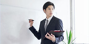 Japanese presenting_edited_edited.jpg