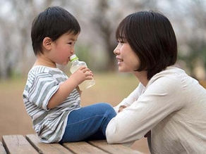 Cha mẹ có thể làm gì khi con lo âu?