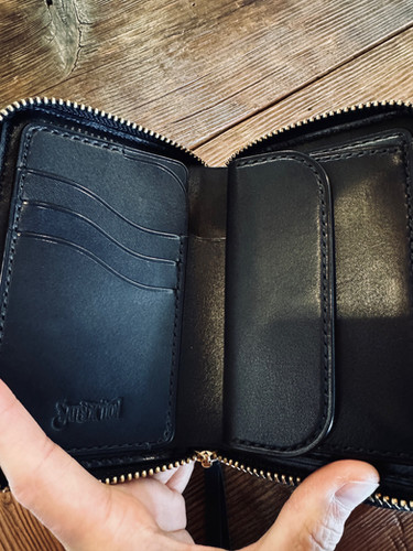 サティスファクション ダイヤモンドステッチ ミドルウォレット ブラック Round Zip Middle Wallet Type2 Diamond Stitch Black | satisfaction