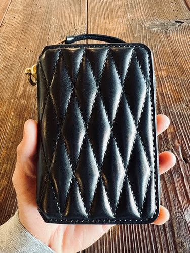 Round Zip Middle Wallet Type2 Diamond Stitch Black | satisfaction