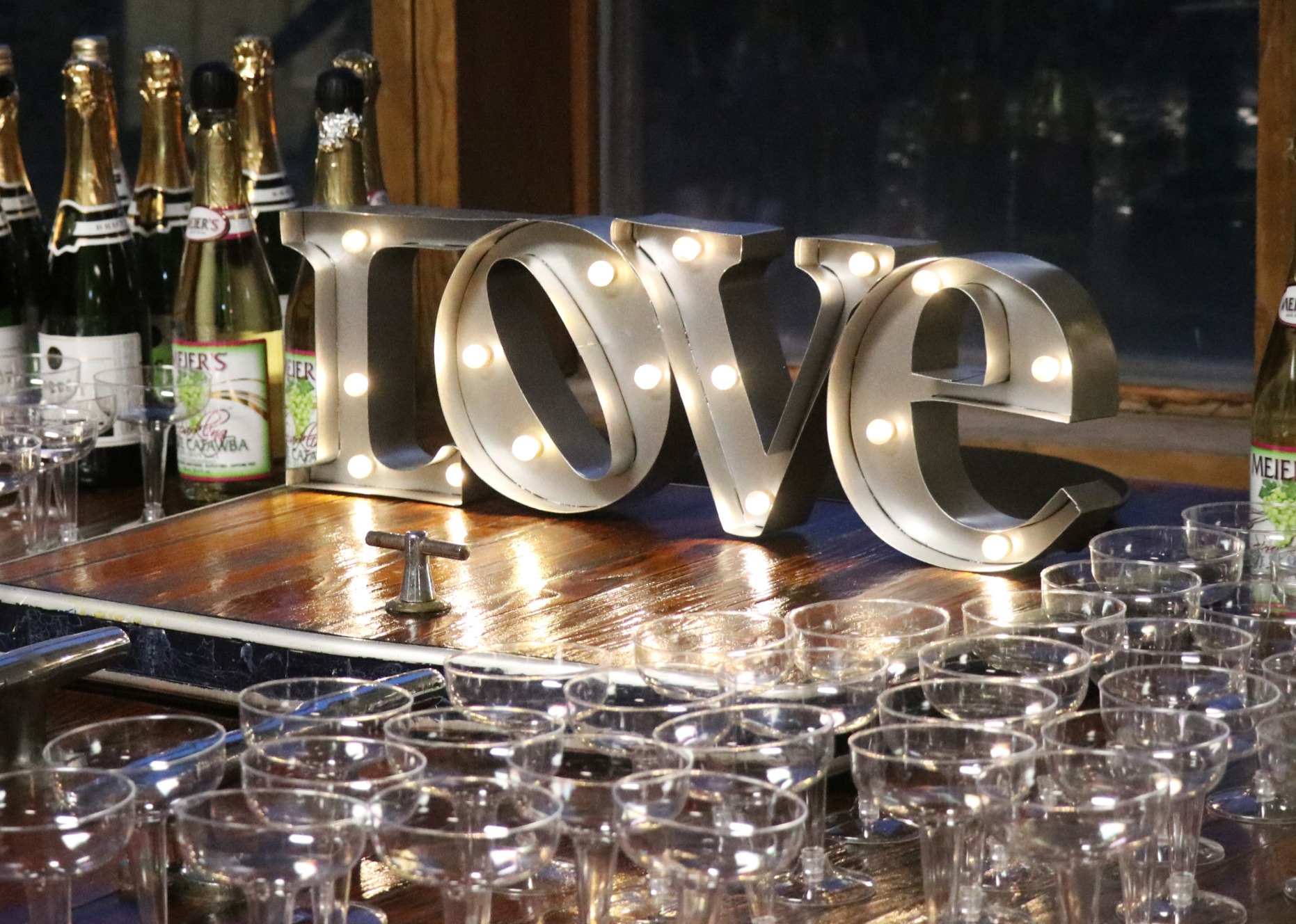 Lighted LOVE Sign