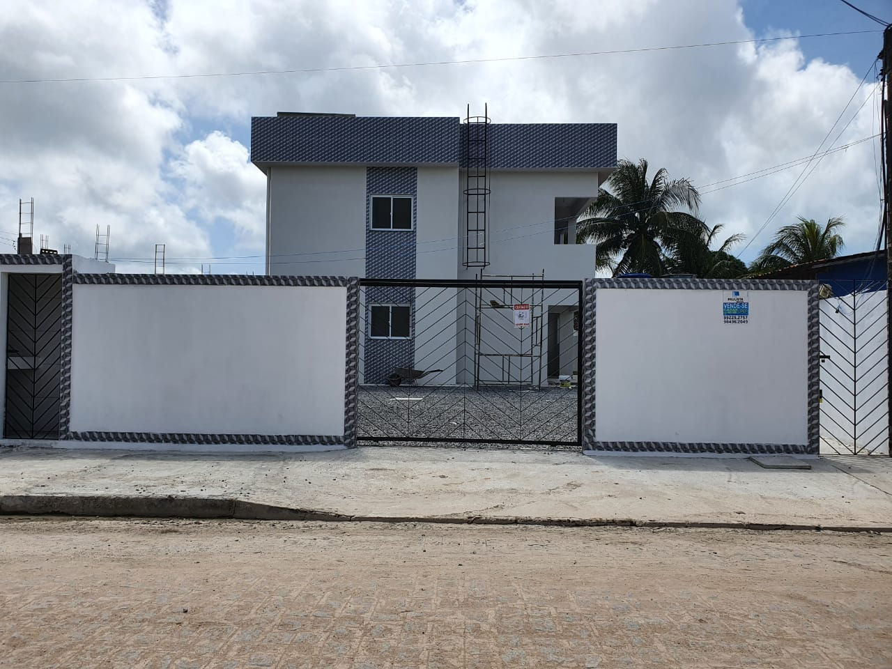 Casa c/ 02 dormitórios sendo01 com closet