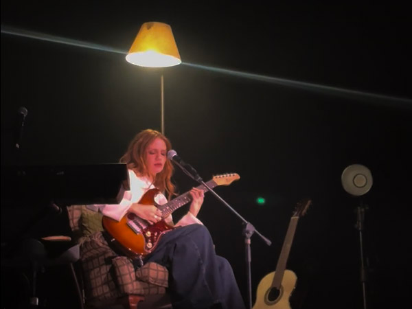 No particular de Carol Biazin: as linhas da menina do interior
