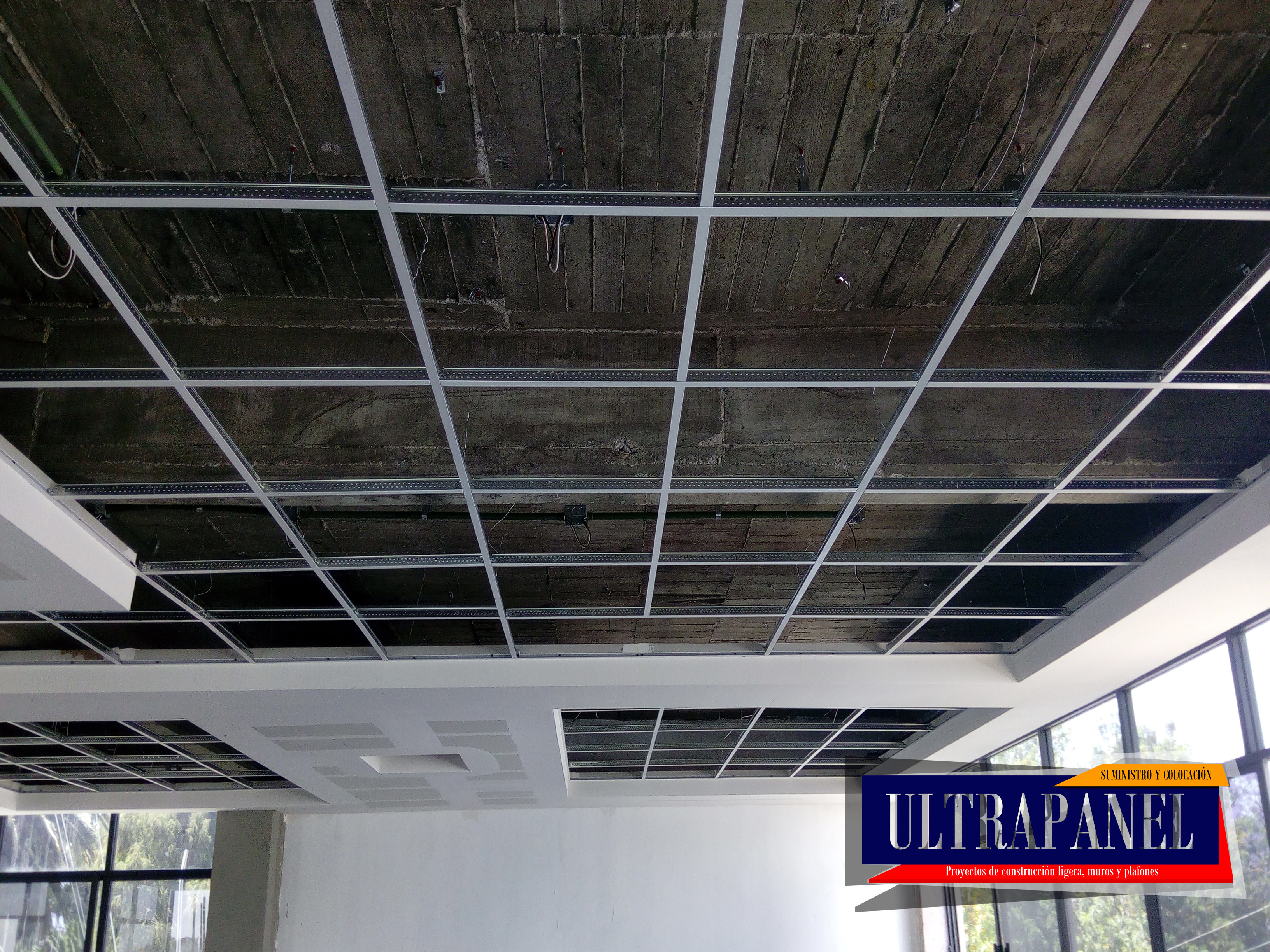 Instalación de plafones modulares