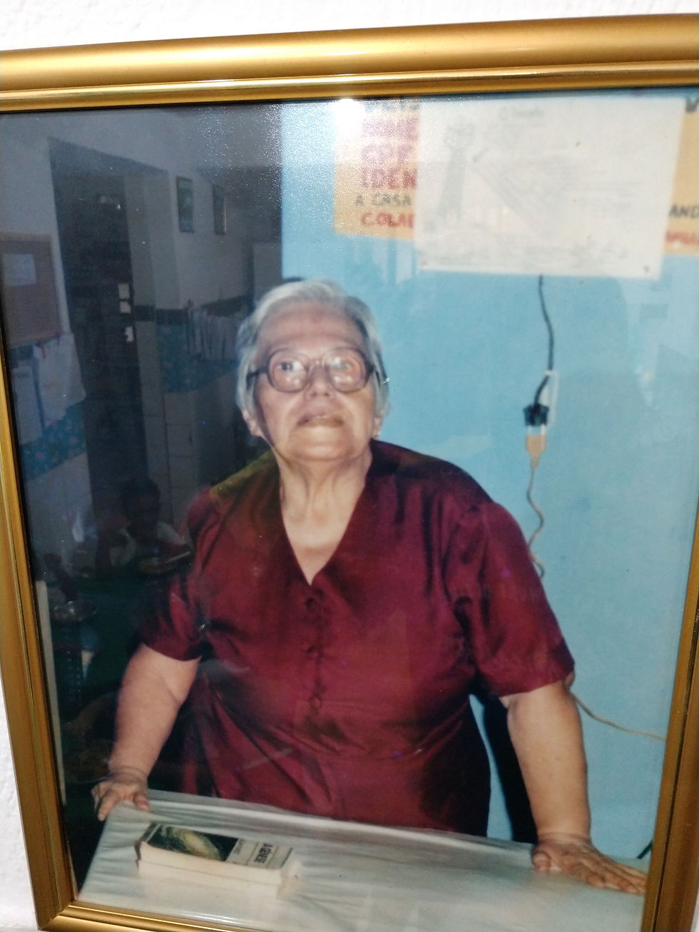 Tia Zizi - Fundadora