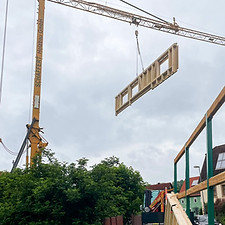 Zimmererschnellbaukran Liebherr 22HM - zum Verleih bei der Schaffert Holzbau GmbH