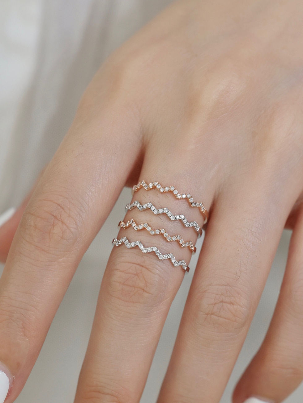 サムネイル： Natural Diamond Ring 18K Solid Gold Ring Skinny Wave Ring ZigZag Band