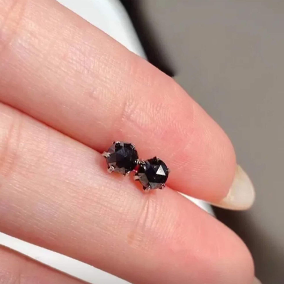 Natural Black Diamond Pt900 Platinum Stud Earrings for Unisex 