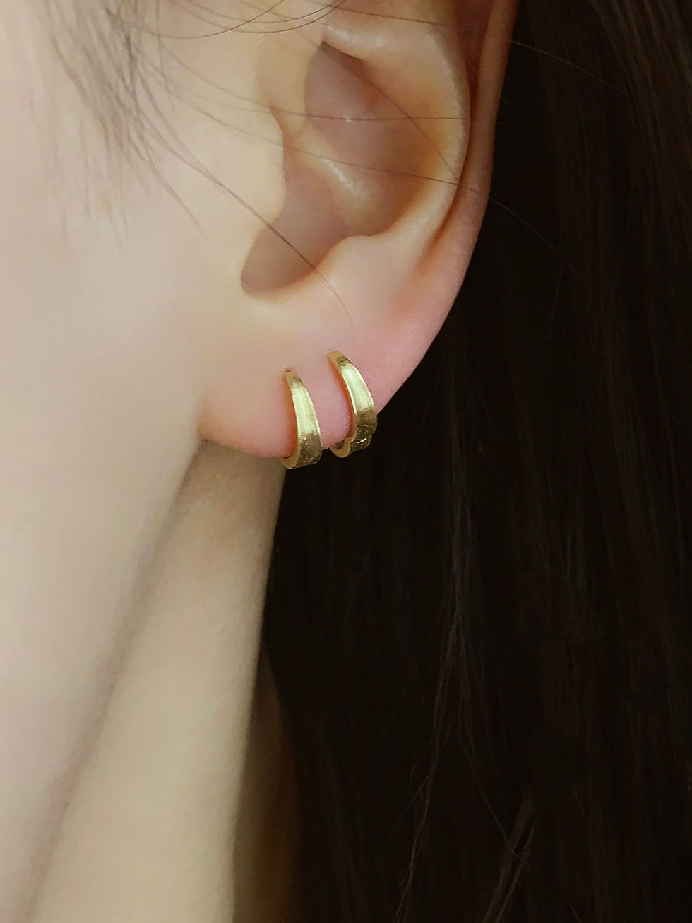 Miniature : 18K Solid Gold Earrings Brushed Texture Earrings Gold Huggies