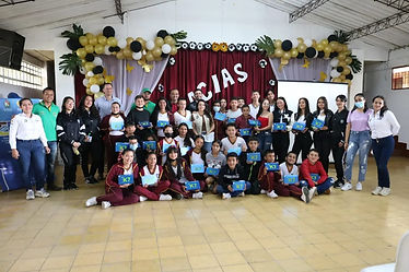 ENTREGA DE RECURSOS TECNOLÓGICOS EDAT -CLUB.jpg