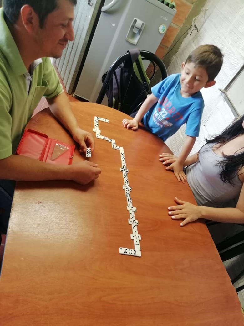 domino en familia