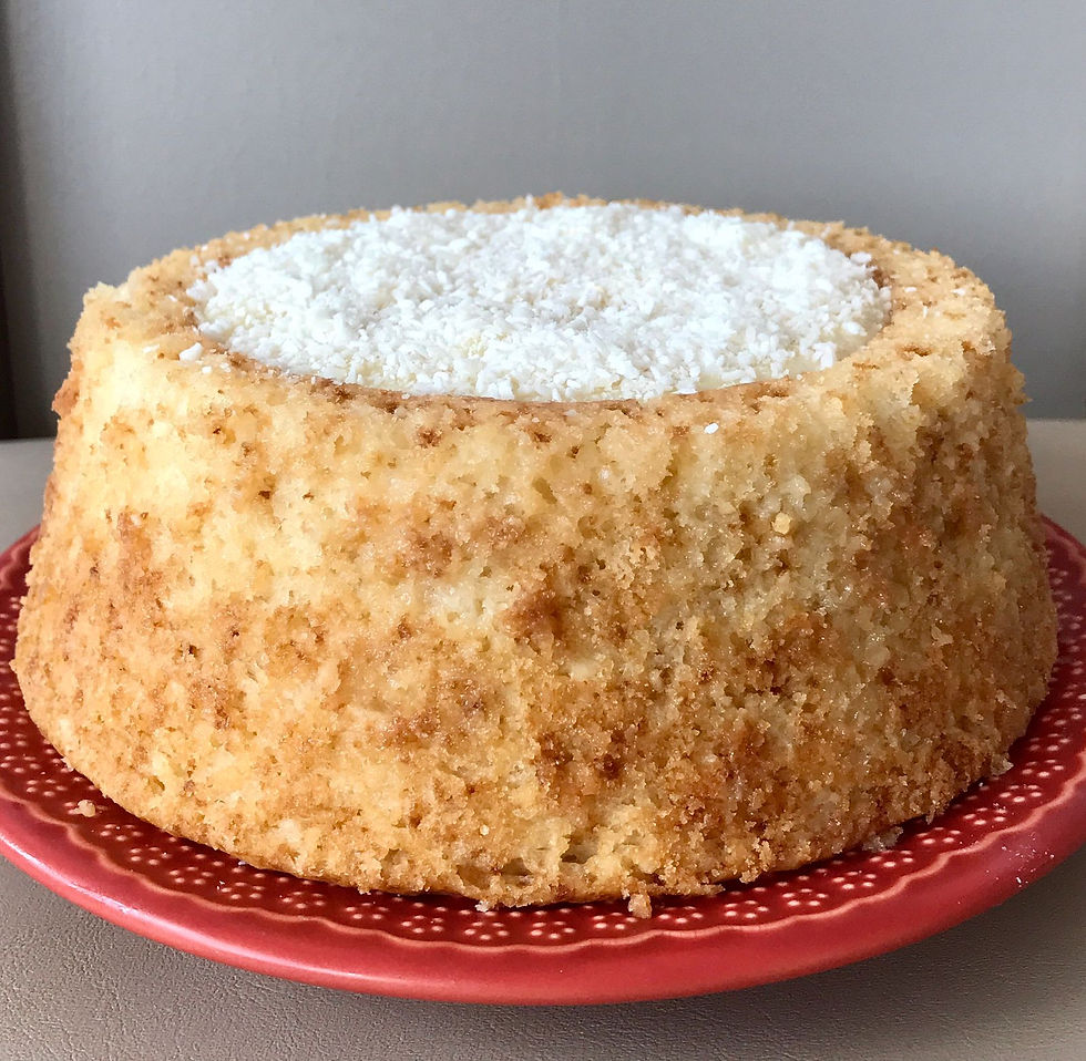 Bolo de Coco com Brigadeiro