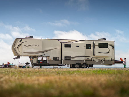 Surprise!  Il y a une cuisinette dans le compartiment à bagages!