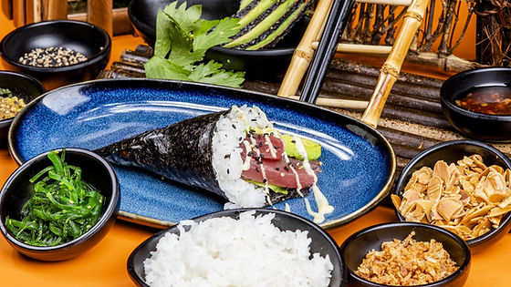 77. Maguro temaki