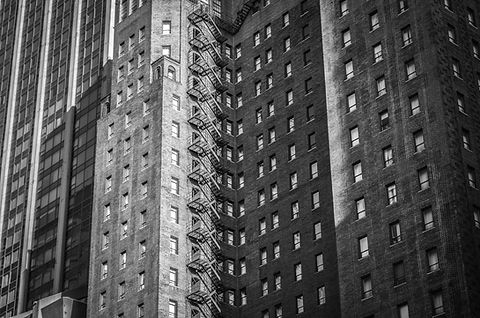 Appartements de copropriété en noir et blanc