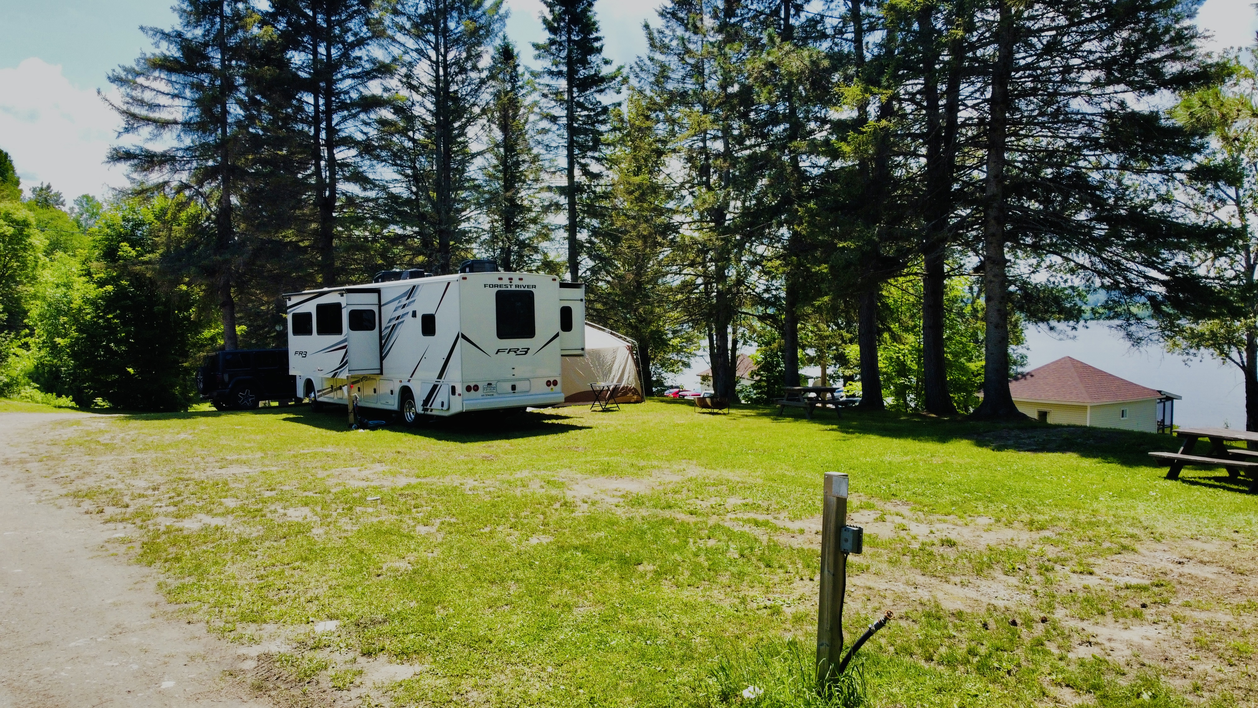 3-Service Campsite – Pourvoirie du Pêcheur