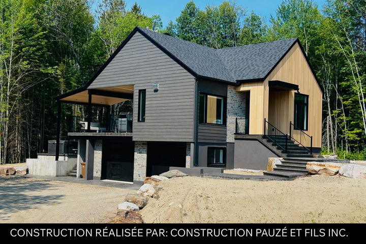 Réalisation de Simon Galland Dessinateur | Construction réalisée par : Construction Pauzé et fils inc.