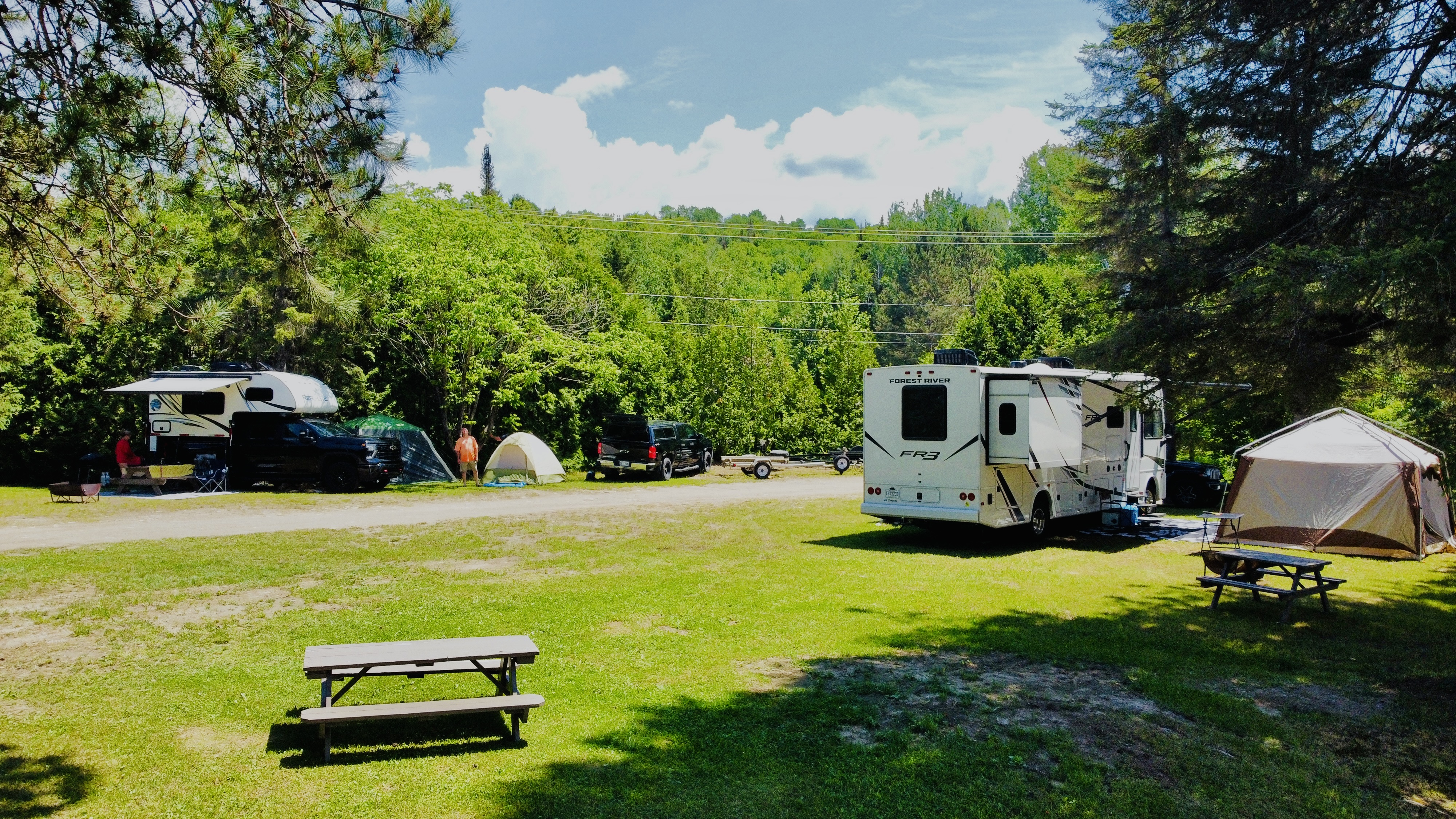 3-Service Campsite – Pourvoirie du Pêcheur