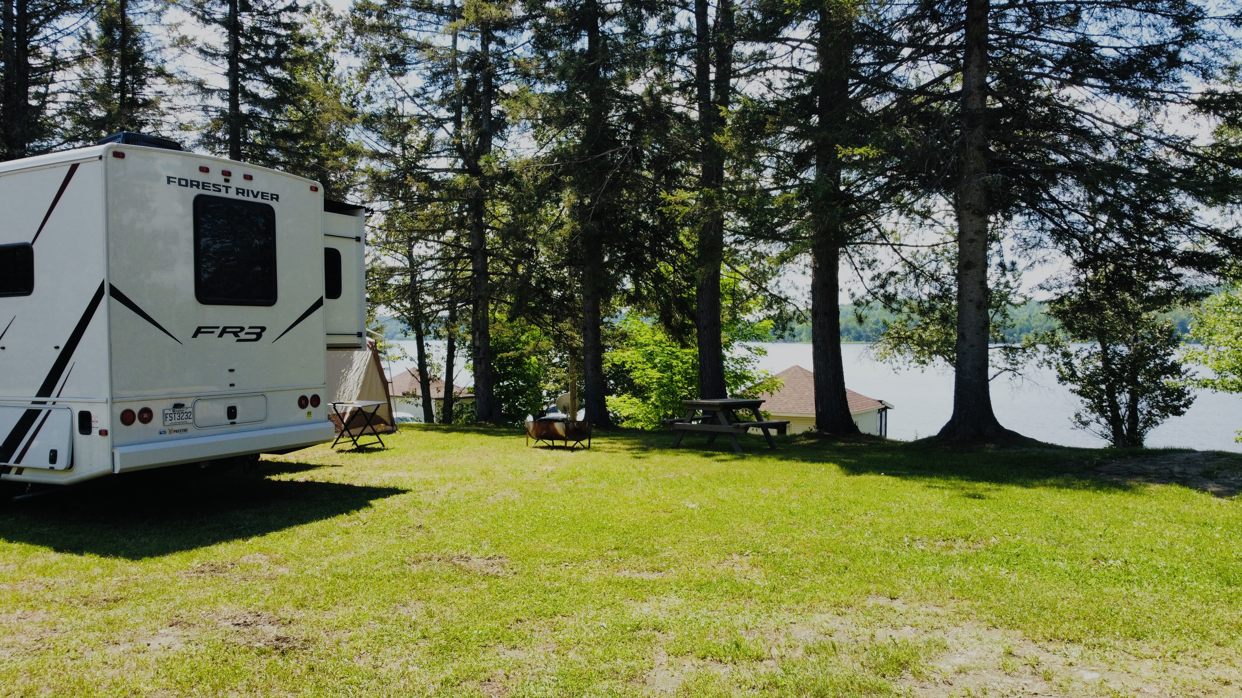 3-Service Campsite – Pourvoirie du Pêcheur