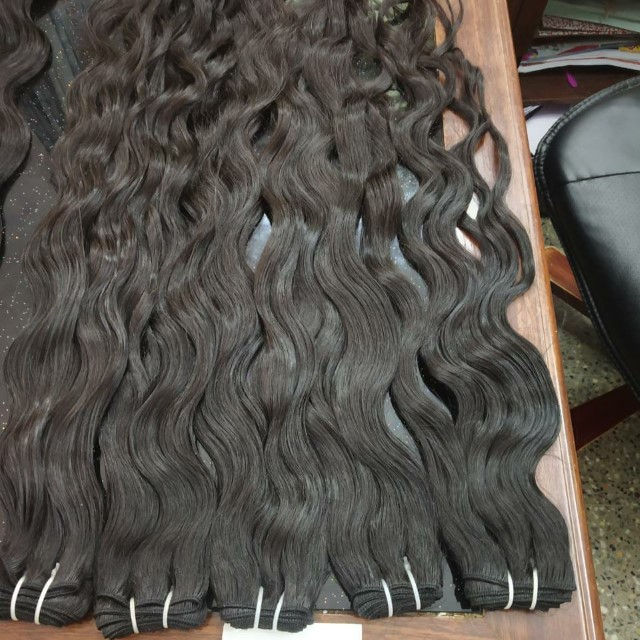 Cuticle Aligned Raw Hair Bundles