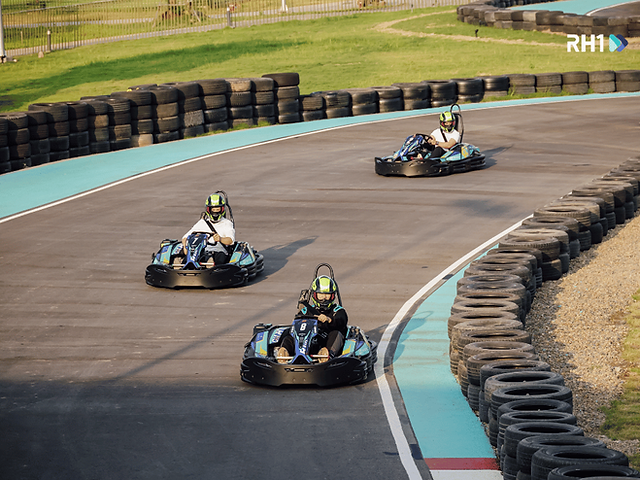 Đường đua Go-kart tích hợp mang đến trải nghiệm đua trong nhà và ngoài trời trong cùng một điểm đến 