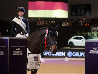Helen Langehanenberg et Annabelle remportent le Grand Prix court Coupe du Monde de Motešice