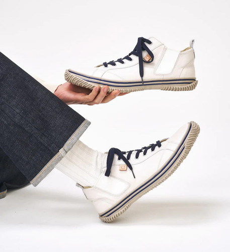 SPINGLE MOVE SPM-211 ホワイト 42-43 SPINGLE MOVE SPM-211 White – Spingle Manila