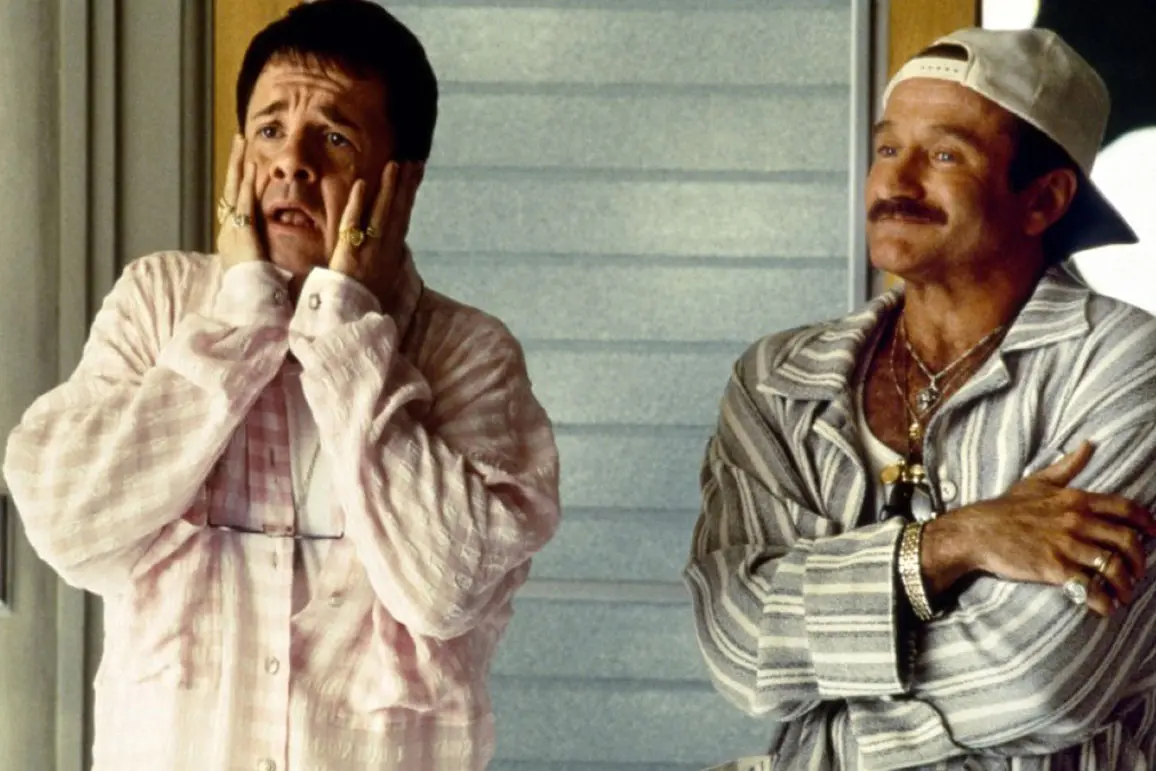 THE BIRDCAGE : PRIDE MOVIE NIGHT!