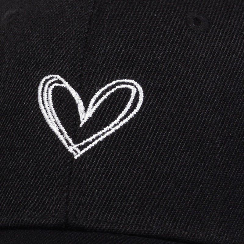 Miniature : Casquette pour femmes, new collection 2023, logo Coeur