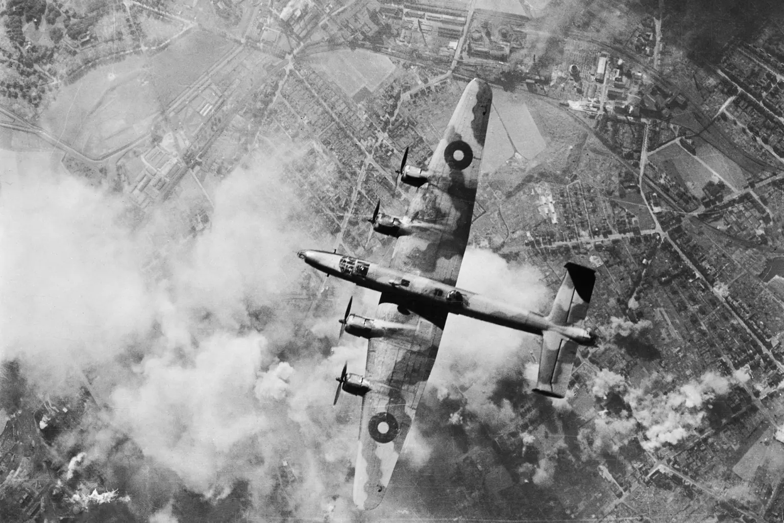 180927-world-war-ii-bombers-shockwaves-01.webp