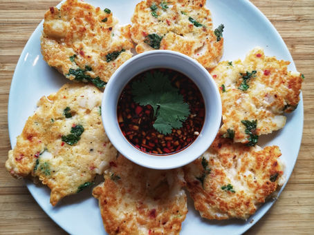 Hjemmelagede asiatiske fiskekaker