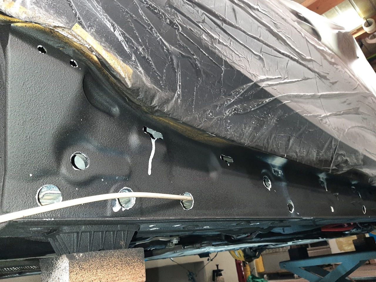 Professionelle Unterbodenreinigung vor der Versiegelung bei SL Best Car Clean