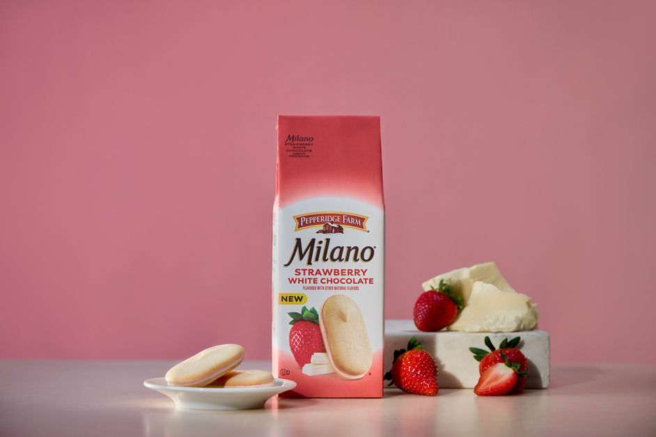 Food photography post-production for Milano cookies. High-end retouching of product, textures, and strawberries.