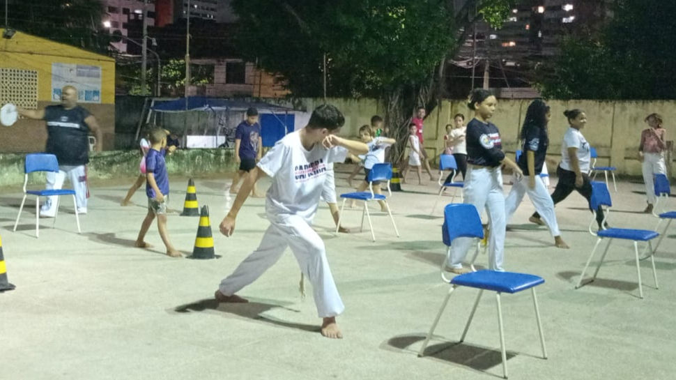 Ao longo de mais de duas décadas, cerca de 1.500 crianças e jovens já foram iniciados na capoeira