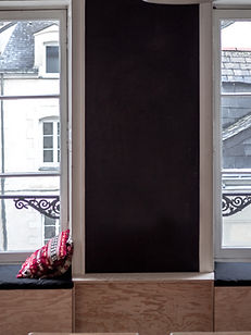 Contreplaqué et tissu noir