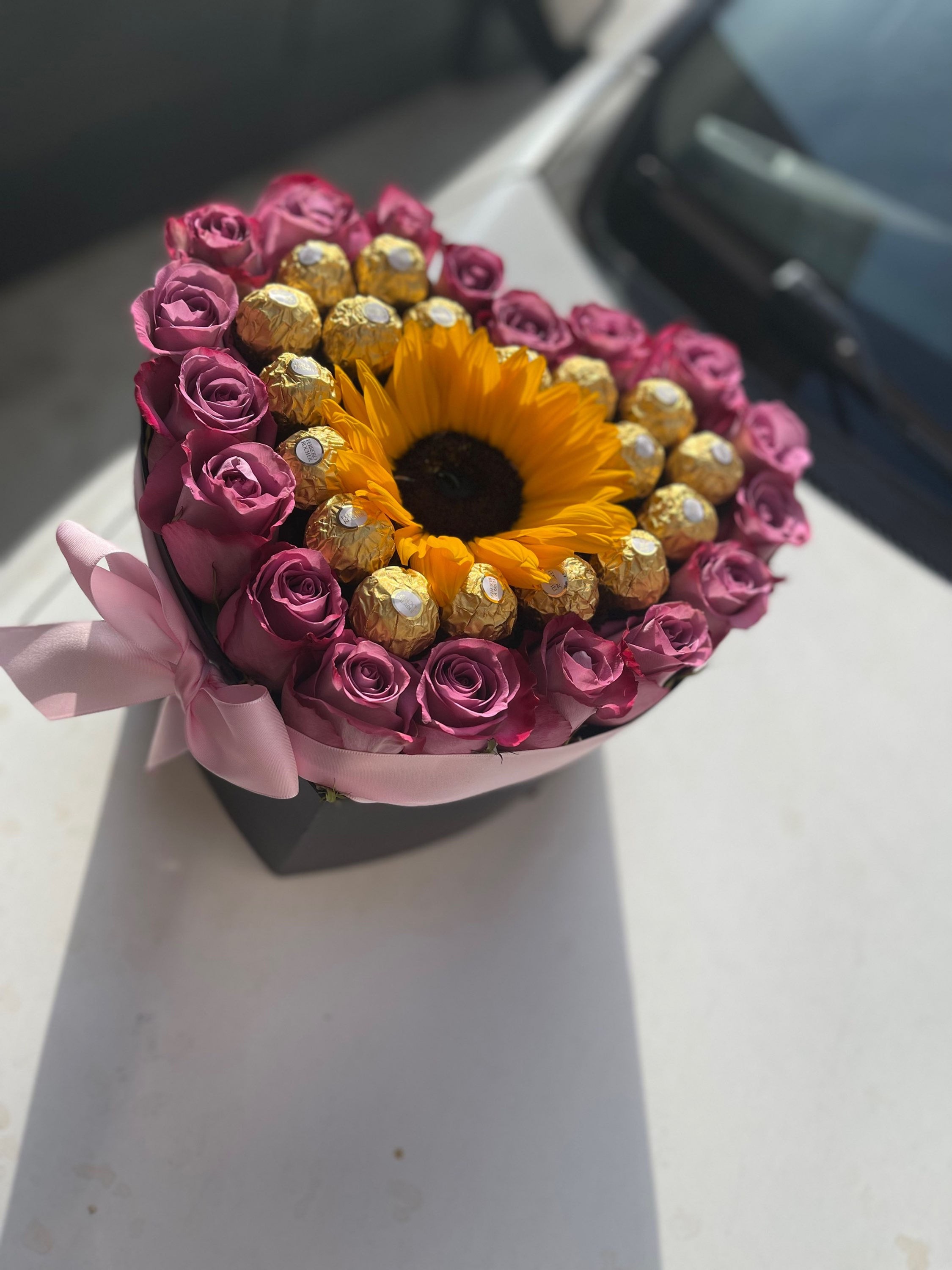 Beautiful Premium Roses and Chocolate 