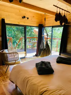 chambre-cabane-perchee-vue-nature