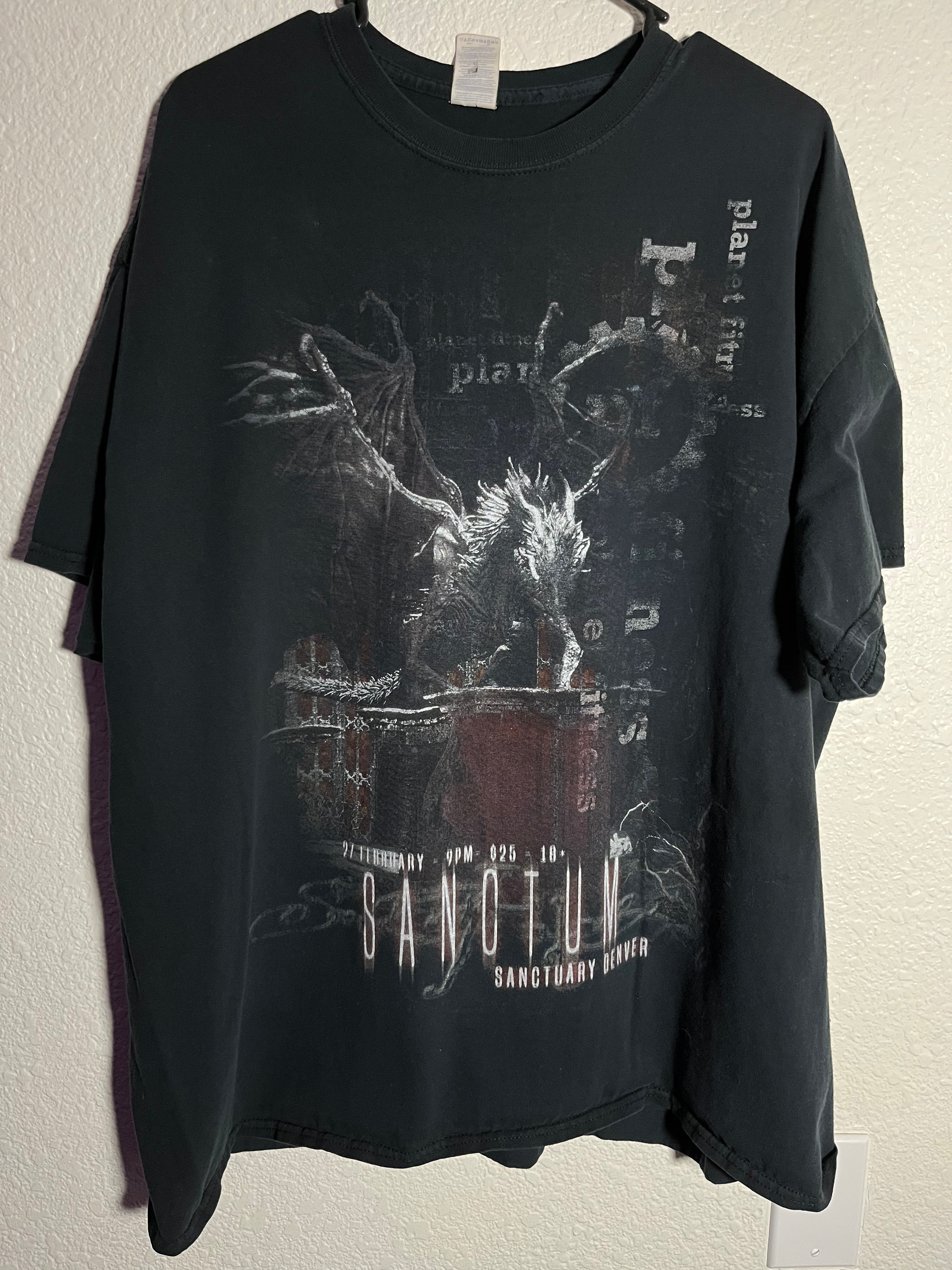 2X sanctum planet fitness tee