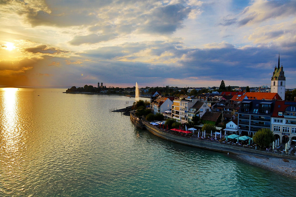 friedrichshafen-3712422_1920.jpg
