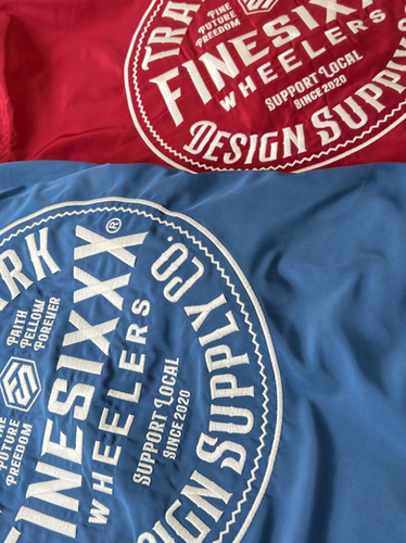 TRADE MARK EMBROIDERY ZIP COACH JACKET - VINTAGE BLUE | FINESIXXX