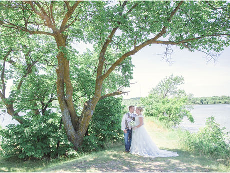 {Kendra & Dakota} Fergus Falls Lakeside Wedding