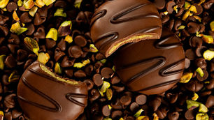 Fox’s Burton’s Companies unveils Dubai style pistachio cream biscuits