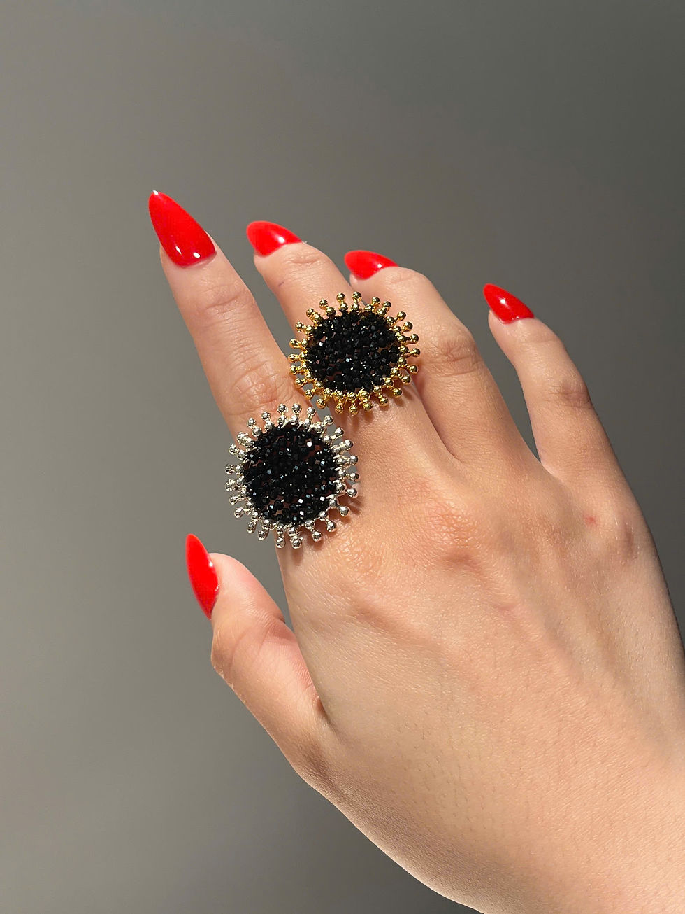 Thumbnail: MIRROR MIRROR ROUND black spinel silver ring